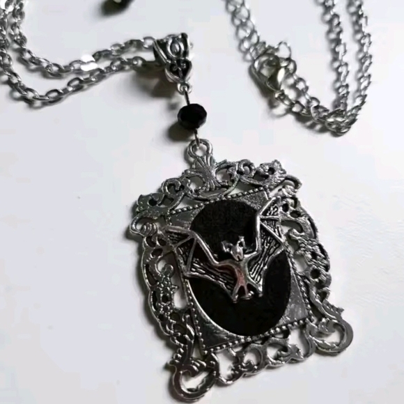 Silver and Black Pendant Necklace Unisex - Picture 3 of 5